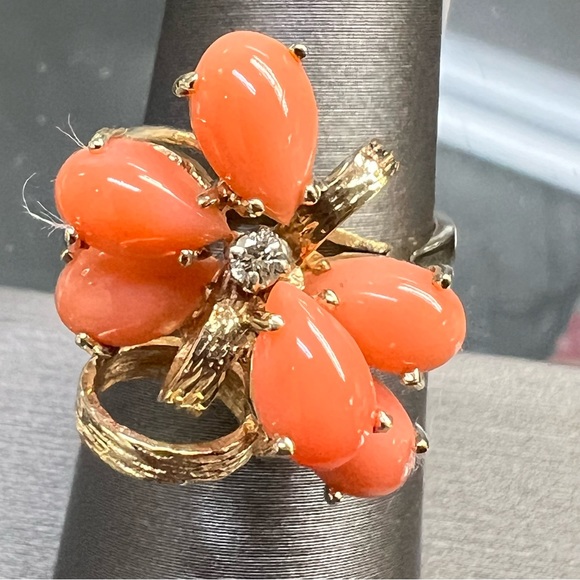 Vintage Jewelry - Vintage 14k Yellow Gold Coral & Diamond Ring